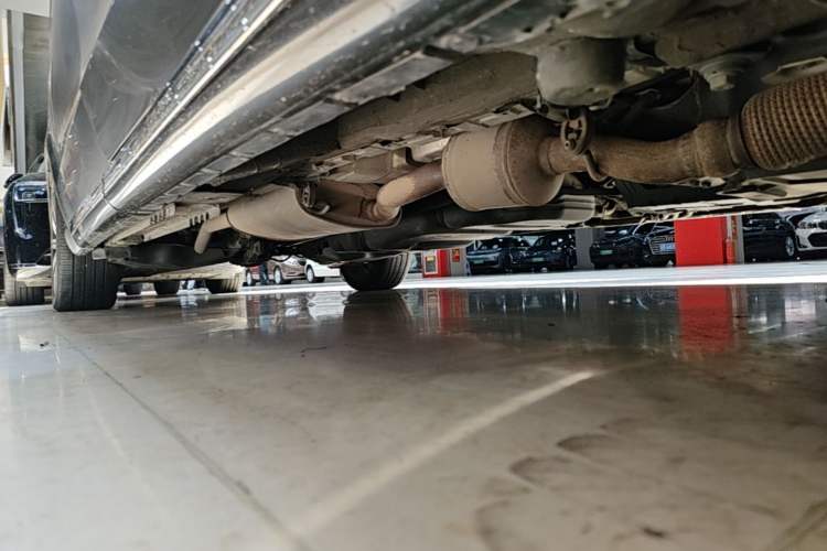 Used Mercedes-Benz V-Class 2022 V 260 L Long-wheelbase Luxury Edition Right Side Sill