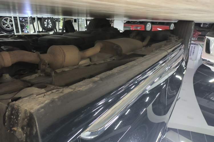 Used Mercedes-Benz V-Class 2022 V 260 Prestige Edition Right Side Sill