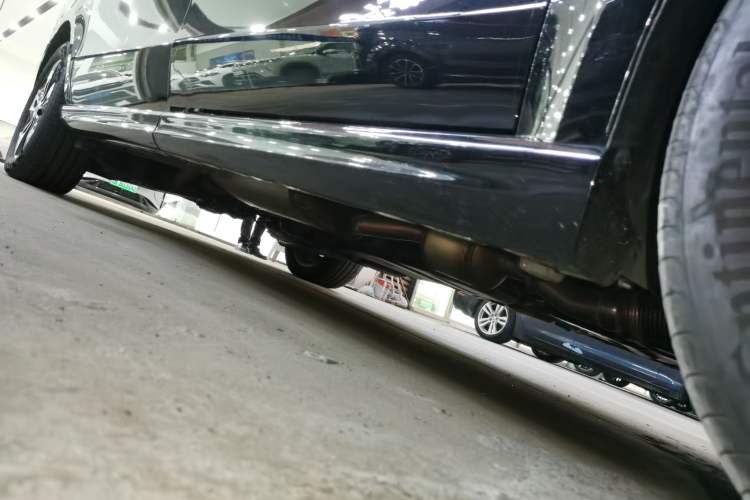 Used Mercedes-Benz V-Class 2022 V 260 Prestige Edition Right Side Sill