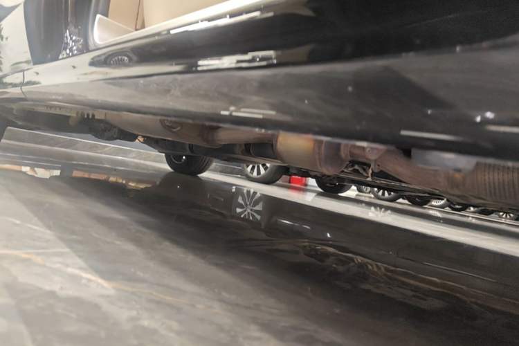 Used Mercedes-Benz V-Class 2022 V 260 L Long Wheelbase Prestige Edition Right Side Sill