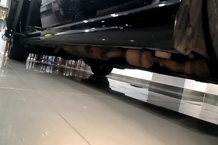 Used Mercedes-Benz V-Class 2022 V 260 Prestige Edition Right Side Sill