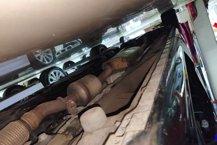 Used Mercedes-Benz V-Class 2022 V 260 L Long Wheelbase Prestige Edition Right Side Sill