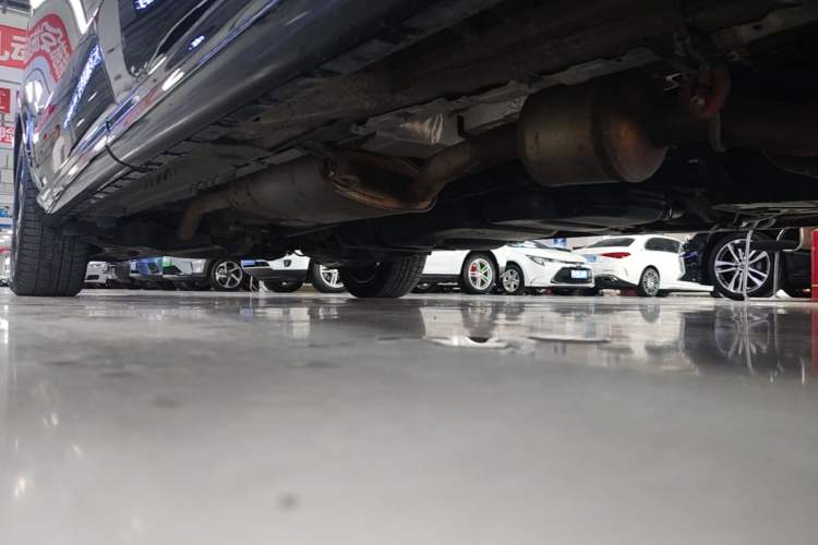 Used Mercedes-Benz V-Class 2022 V 260 L Long Wheelbase Prestige Edition Right Side Sill