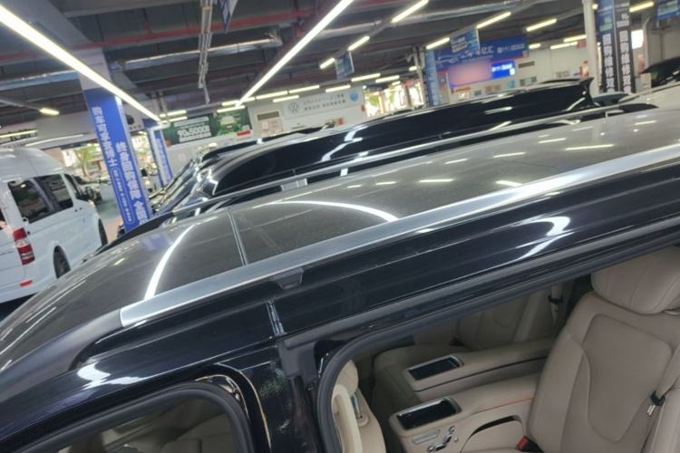 Used Mercedes-Benz V-Class 2022 V 260 L Long-wheelbase Luxury Edition Roof