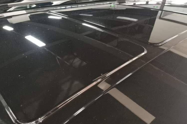 Used Mercedes-Benz V-Class 2022 V 260 Avantgarde Edition Roof