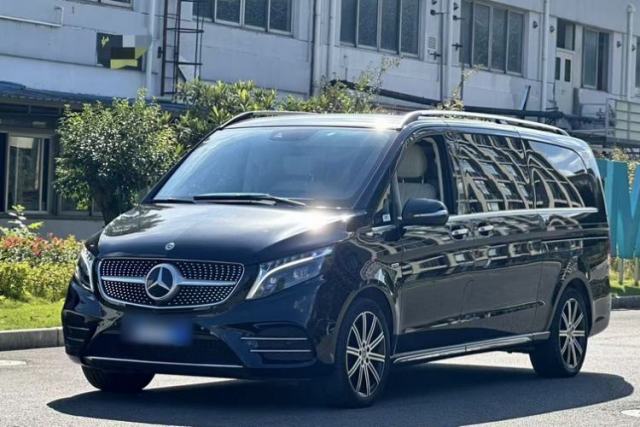 Ojetý Mercedes-Benz V-Class 2022 V 260 L Long-wheelbase Luxury Edition