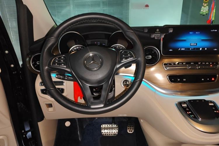 Used Mercedes-Benz V-Class 2022 V 260 Prestige Edition Steering Wheel