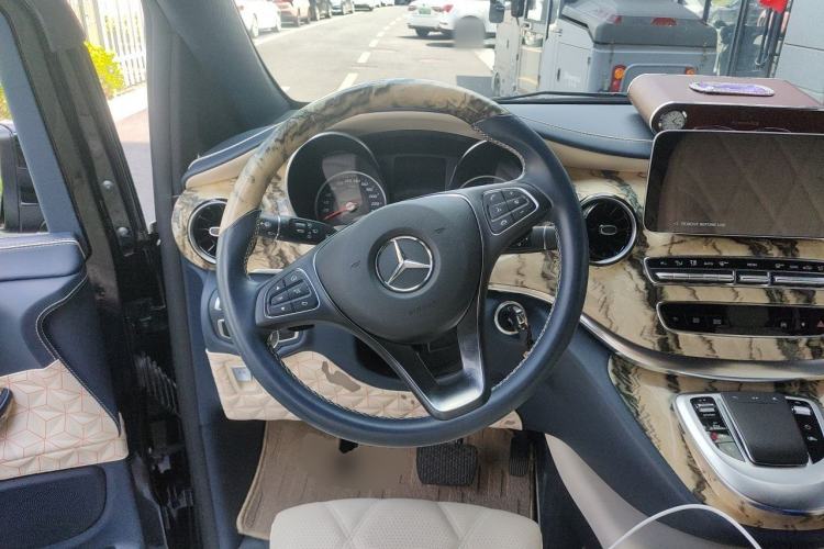 Used Mercedes-Benz V-Class 2022 V 260 L Long Wheelbase Prestige Edition Steering Wheel