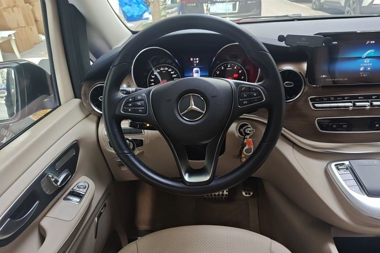 Used Mercedes-Benz V-Class 2022 V 260 Prestige Edition Steering Wheel