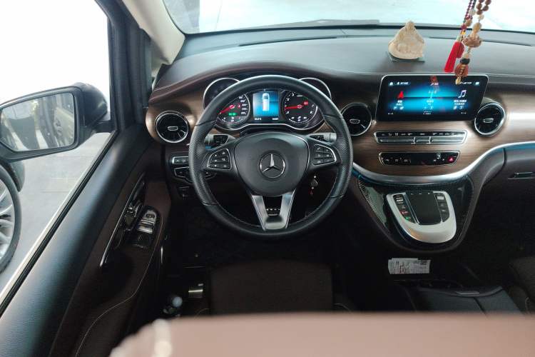 Used Mercedes-Benz V-Class 2022 V 260 L Long-wheelbase Luxury Edition Steering Wheel