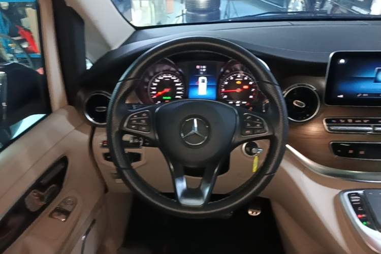Used Mercedes-Benz V-Class 2022 V 260 L Long-wheelbase Luxury Edition Steering Wheel