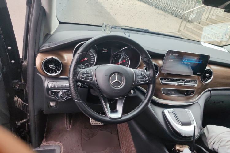Used Mercedes-Benz V-Class 2022 V 260 L Long Wheelbase Prestige Edition Steering Wheel