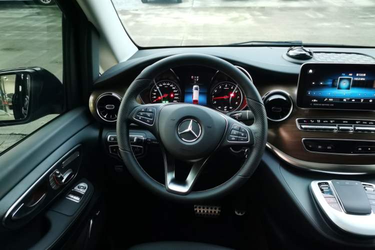 Used Mercedes-Benz V-Class 2022 V 260 Prestige Edition Steering Wheel