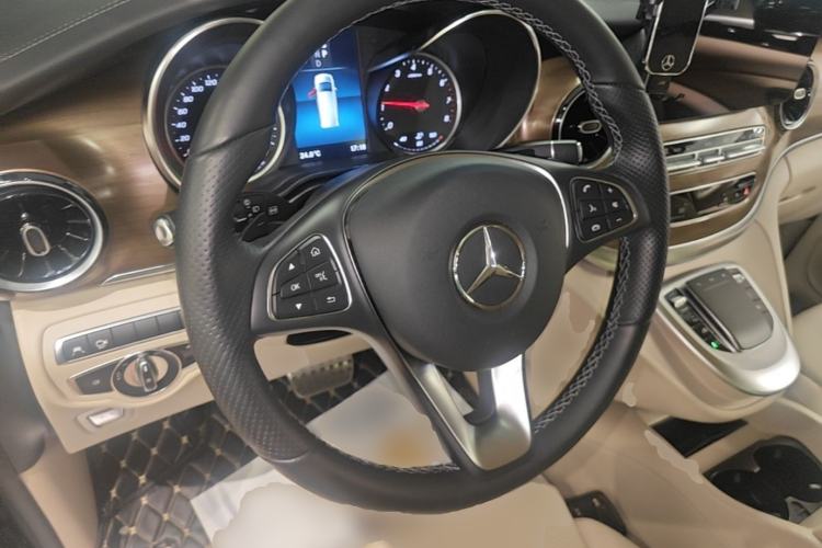 Used Mercedes-Benz V-Class 2022 V 260 L Long Wheelbase Prestige Edition Steering Wheel