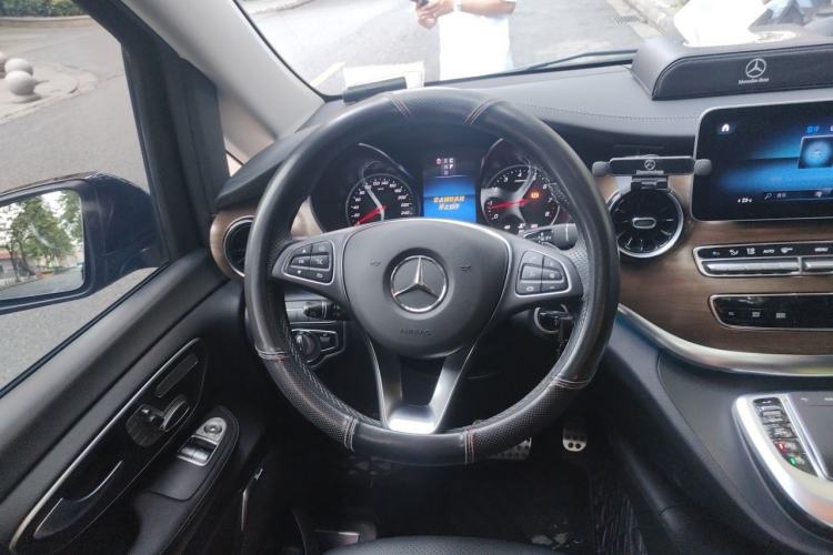 Used Mercedes-Benz V-Class 2022 V 260 L Long Wheelbase Prestige Edition Steering Wheel
