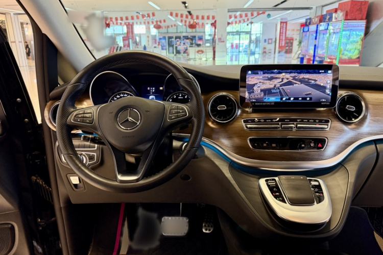 Used Mercedes-Benz V-Class 2022 V 260 Prestige Edition Steering Wheel
