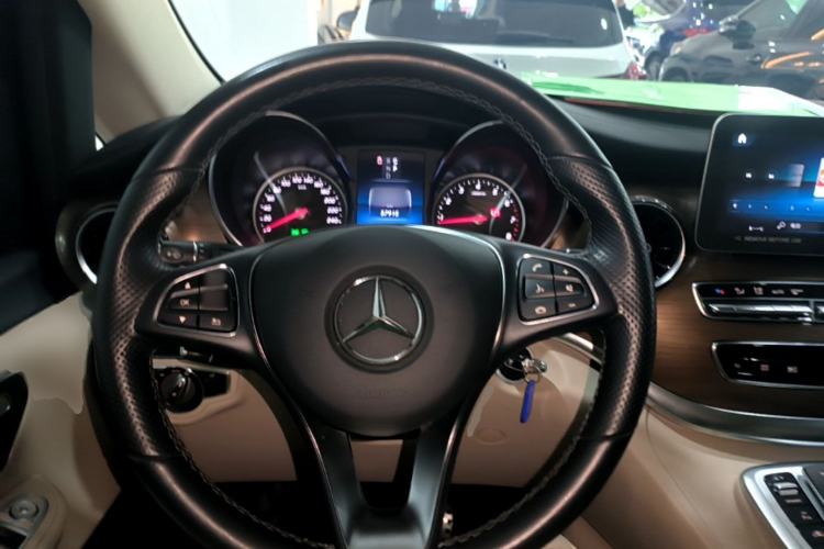 Used Mercedes-Benz V-Class 2022 V 260 Prestige Edition Steering Wheel