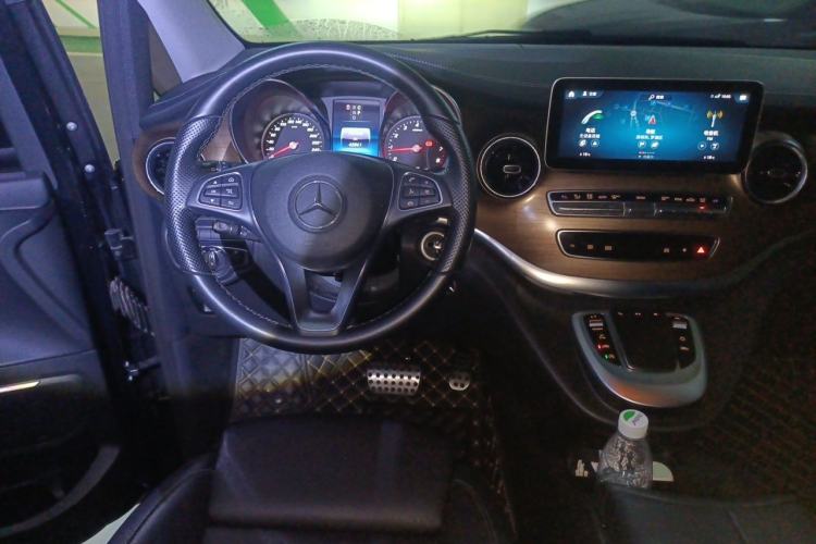 Used Mercedes-Benz V-Class 2022 V 260 Prestige Edition Steering Wheel