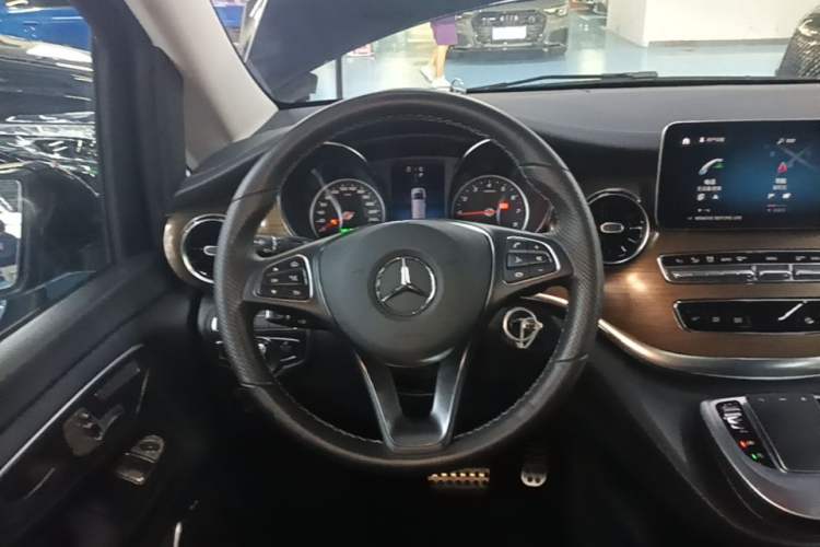 Used Mercedes-Benz V-Class 2022 V 260 Prestige Edition Steering Wheel