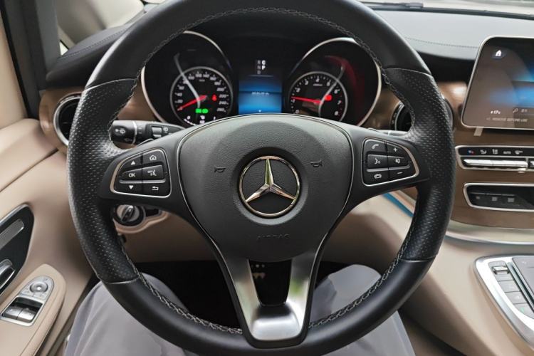 Used Mercedes-Benz V-Class 2022 V 260 L Long Wheelbase Prestige Edition Steering Wheel