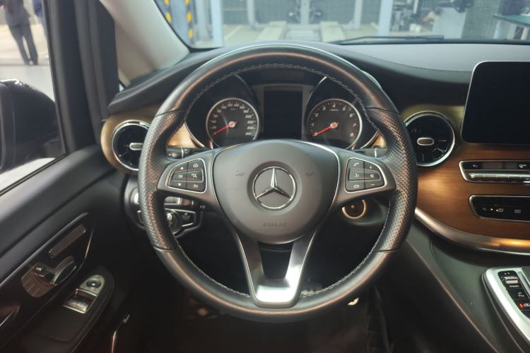 Used Mercedes-Benz V-Class 2022 V 260 Prestige Edition Steering Wheel