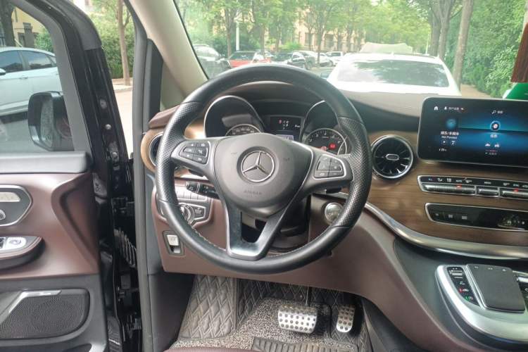 Used Mercedes-Benz V-Class 2022 V 260 L Long-wheelbase Luxury Edition Steering Wheel