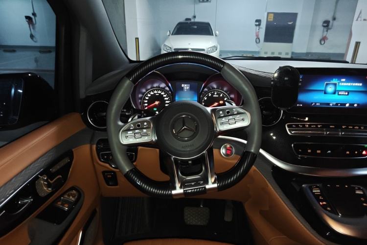 Used Mercedes-Benz V-Class 2022 V 260 Avantgarde Edition Steering Wheel