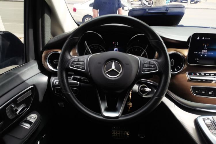 Used Mercedes-Benz V-Class 2022 V 260 Prestige Edition Steering Wheel
