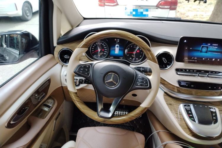 Used Mercedes-Benz V-Class 2022 V 260 L Long Wheelbase Prestige Edition Steering Wheel