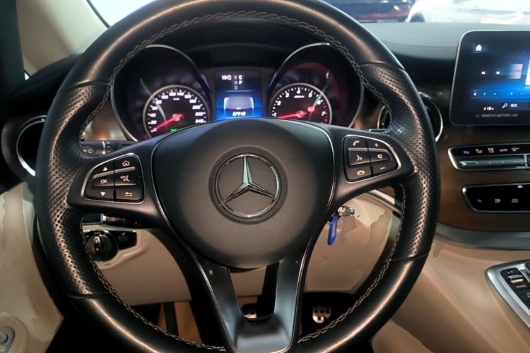 Used Mercedes-Benz V-Class 2022 V 260 Prestige Edition Steering Wheel