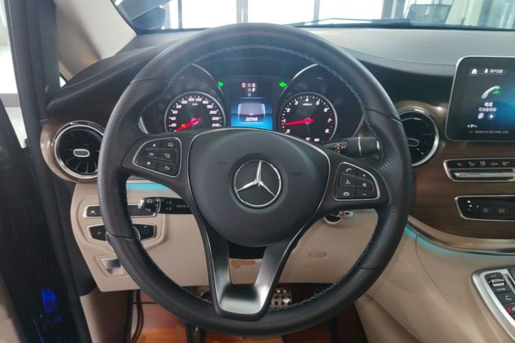 Used Mercedes-Benz V-Class 2022 V 260 L Long Wheelbase Prestige Edition Steering Wheel