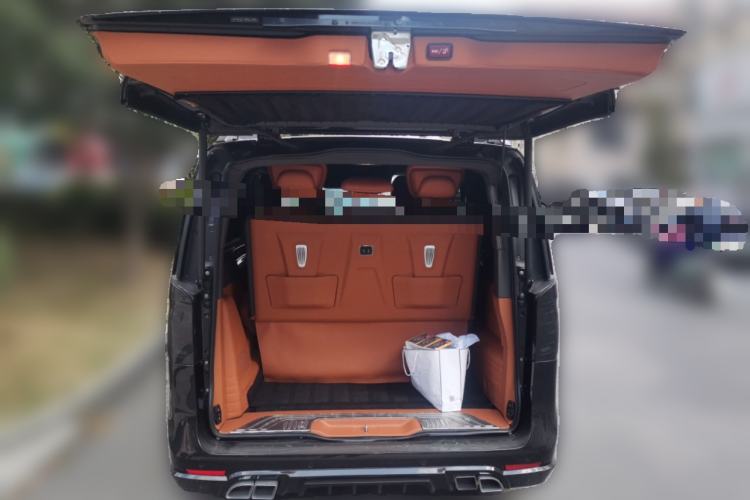Used Mercedes-Benz V-Class 2022 V 260 Avantgarde Edition Trunk