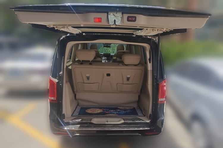 Used Mercedes-Benz V-Class 2022 V 260 L Long-wheelbase Luxury Edition Trunk