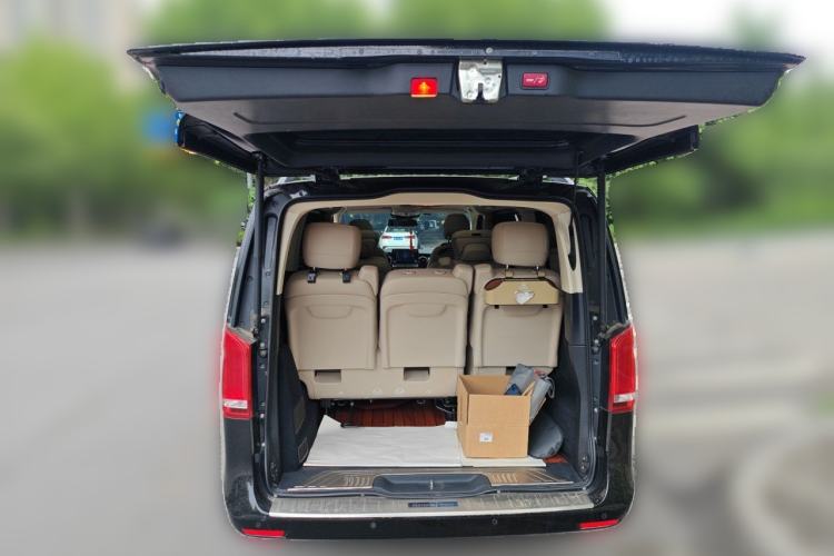Used Mercedes-Benz V-Class 2022 V 260 Avantgarde Edition Trunk