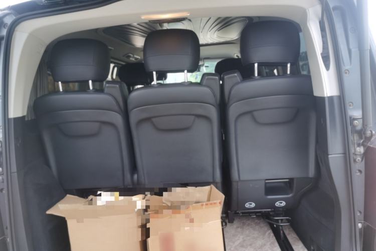 Used Mercedes-Benz V-Class 2022 V 260 Avantgarde Edition Trunk