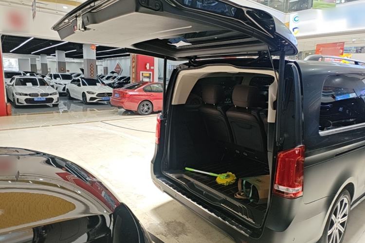 Used Mercedes-Benz V-Class 2022 V 260 L Long-wheelbase Luxury Edition Trunk