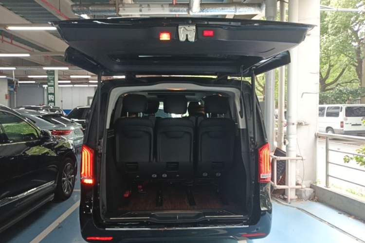 Used Mercedes-Benz V-Class 2022 V 260 L Long-wheelbase Luxury Edition Trunk