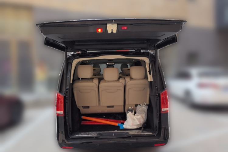 Used Mercedes-Benz V-Class 2022 V 260 Avantgarde Edition Trunk