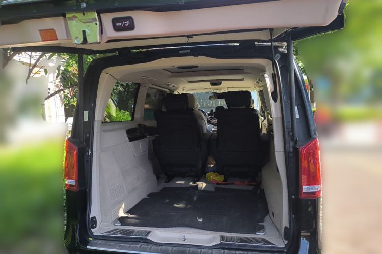 Used Mercedes-Benz V-Class 2022 V 260 Avantgarde Edition Trunk