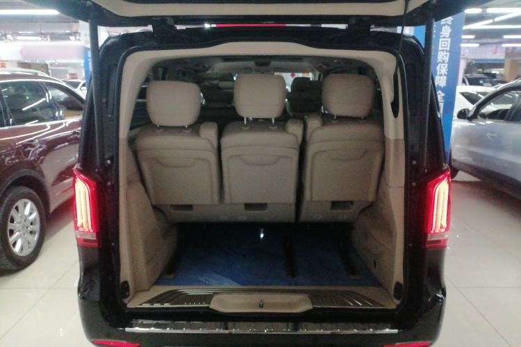 Used Mercedes-Benz V-Class 2022 V 260 L Long-wheelbase Luxury Edition Trunk