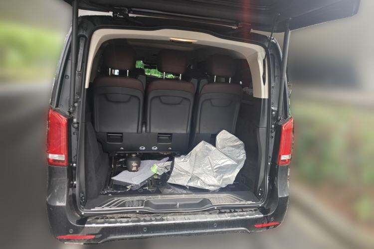Used Mercedes-Benz V-Class 2022 V 260 L Long-wheelbase Luxury Edition Trunk