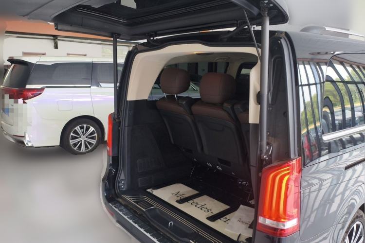 Used Mercedes-Benz V-Class 2022 V 260 L Long-wheelbase Luxury Edition Trunk