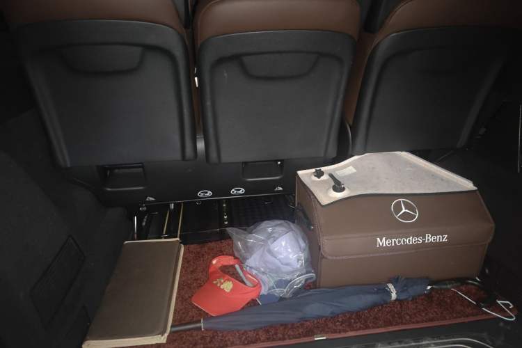 Used Mercedes-Benz V-Class 2022 V 260 L Long-wheelbase Luxury Edition Trunk