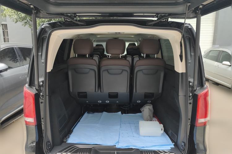 Used Mercedes-Benz V-Class 2022 V 260 L Long-wheelbase Luxury Edition Trunk