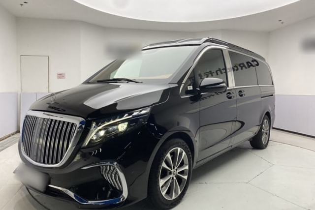 Ojetý Mercedes-Benz V-Class 2022 V 260 Avantgarde Edition