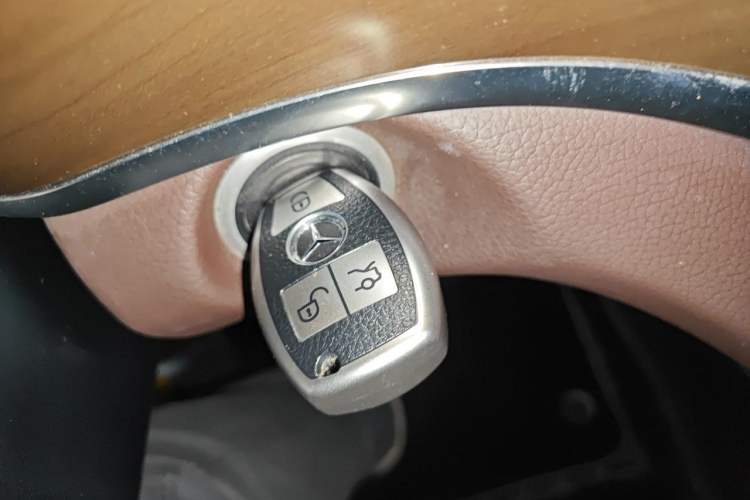 Used Mercedes-Benz V-Class 2022 V 260 L Long-wheelbase Luxury Edition Vehicle Key