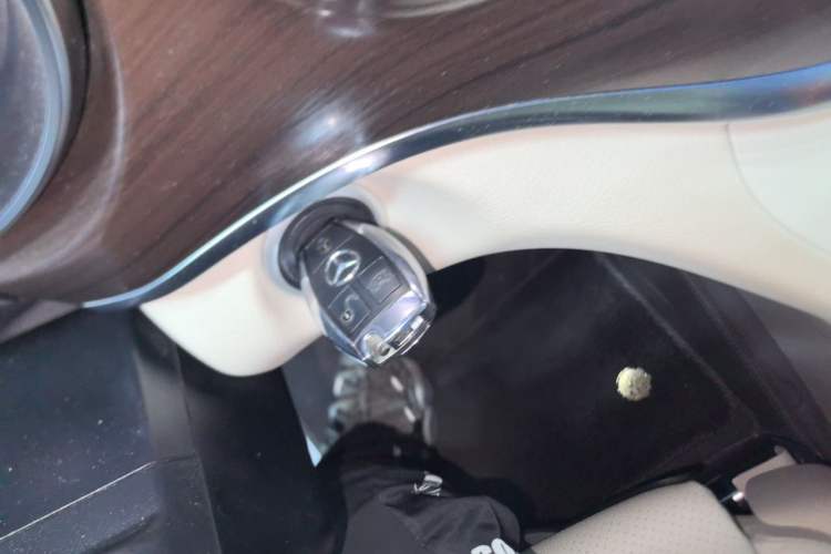 Used Mercedes-Benz V-Class 2022 V 260 Avantgarde Edition Vehicle Key