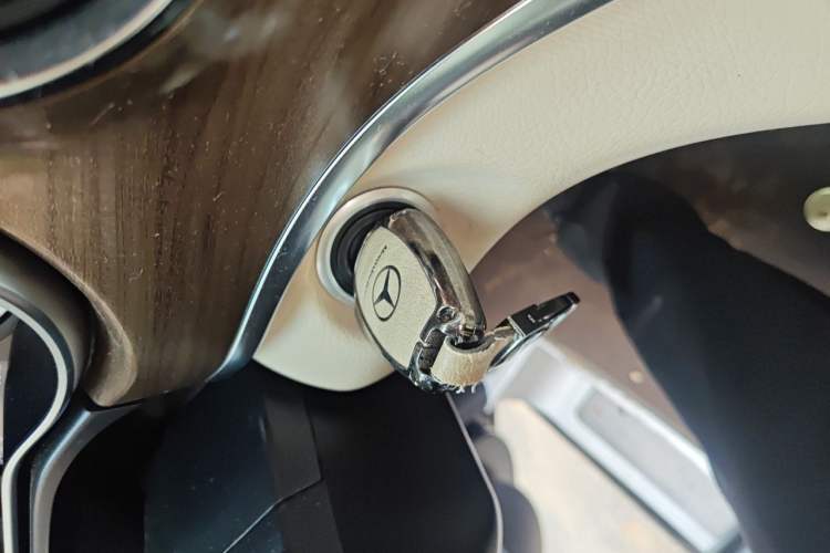 Used Mercedes-Benz V-Class 2022 V 260 L Long Wheelbase Prestige Edition Vehicle Key