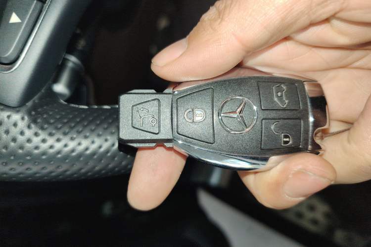 Used Mercedes-Benz V-Class 2022 V 260 L Long-wheelbase Luxury Edition Vehicle Key