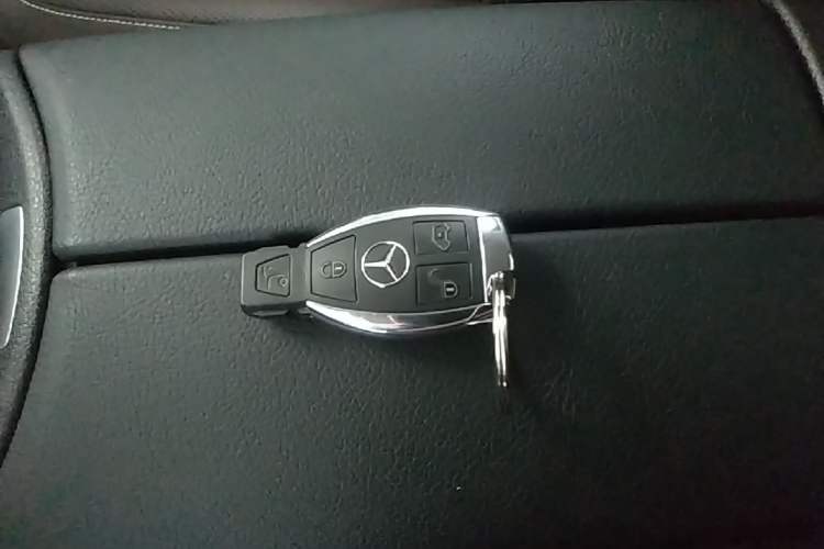 Used Mercedes-Benz V-Class 2022 V 260 L Long-wheelbase Luxury Edition Vehicle Key
